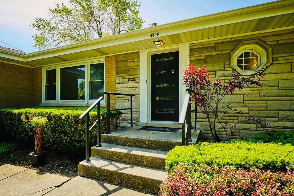 4555 Cleveland Street, Skokie, IL 60076 — photo 4