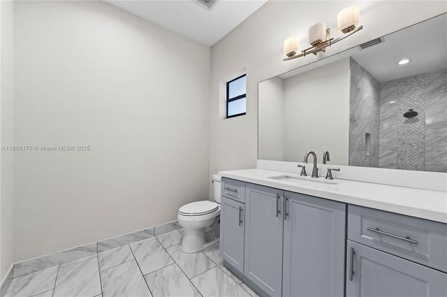 9213 NW 16th St, Pembroke Pines, FL 33024