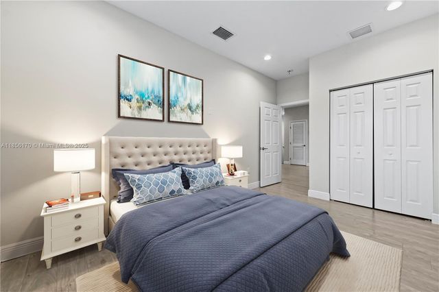 9213 NW 16th St, Pembroke Pines, FL 33024