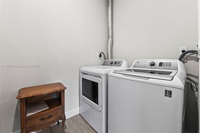 9213 NW 16th St, Pembroke Pines, FL 33024