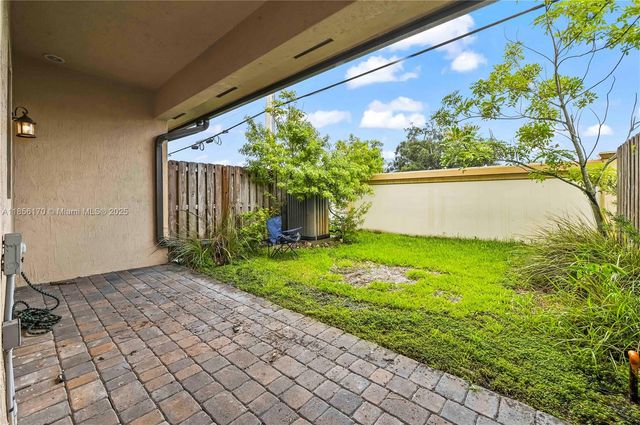 9213 NW 16th St, Pembroke Pines, FL 33024