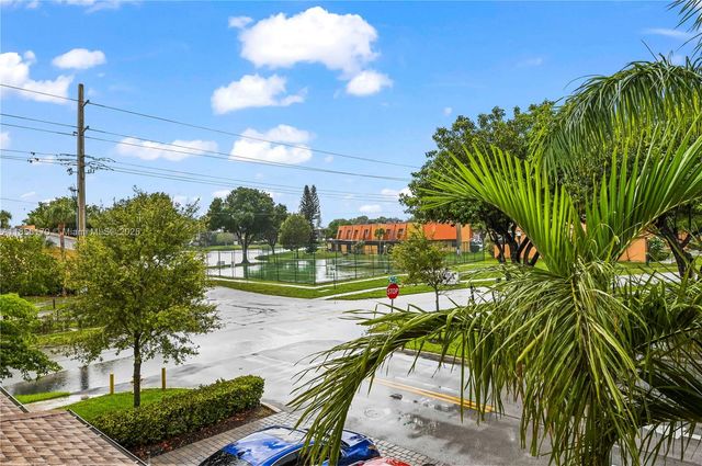 9213 NW 16th St, Pembroke Pines, FL 33024