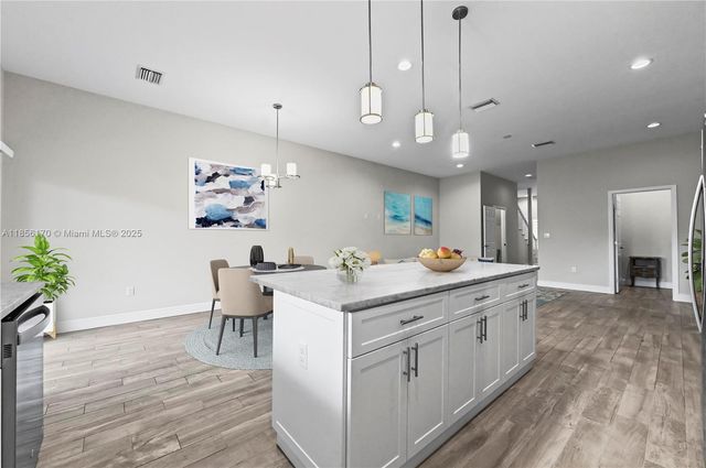 9213 NW 16th St, Pembroke Pines, FL 33024