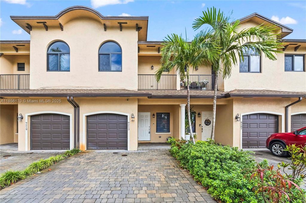 9213 NW 16th St, Pembroke Pines, FL 33024