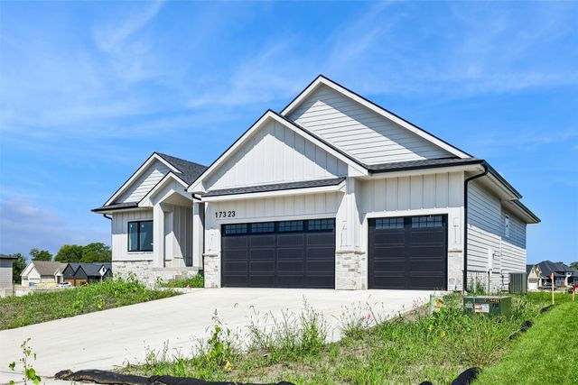 17323 Northview Drive, Urbandale, IA 50263