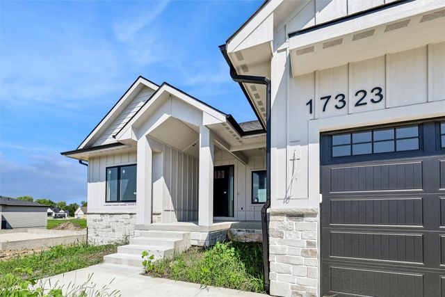 17323 Northview Drive, Urbandale, IA 50263