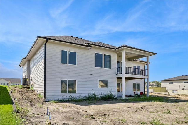 17323 Northview Drive, Urbandale, IA 50263