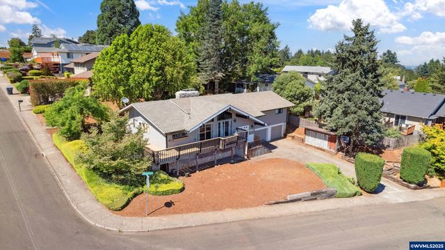 3387 Champlain Ct NW, Salem, OR 97304