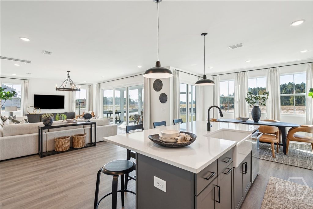 Image 14 of property listing at 185 Mage Street, Savannah, GA 31302