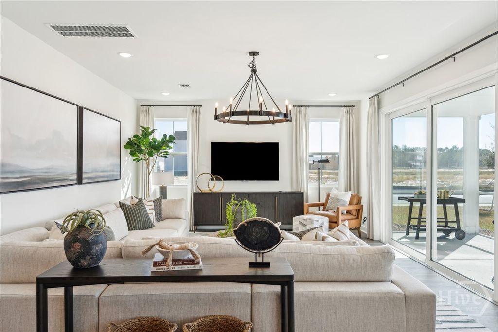Image 20 of property listing at 185 Mage Street, Savannah, GA 31302
