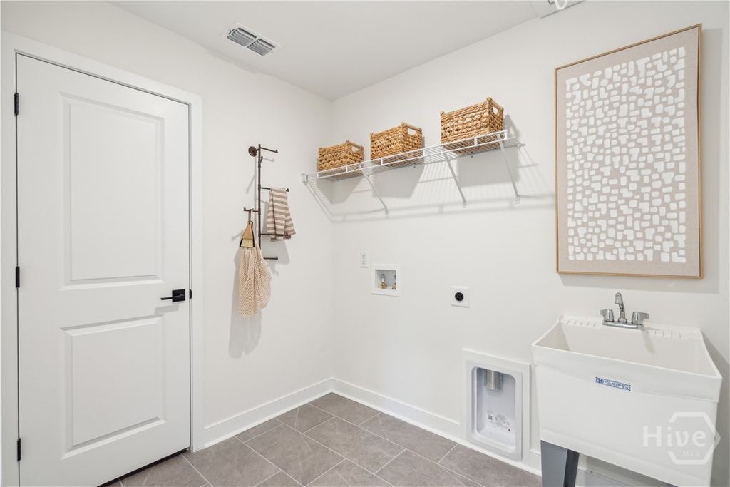Image 33 of property listing at 185 Mage Street, Savannah, GA 31302