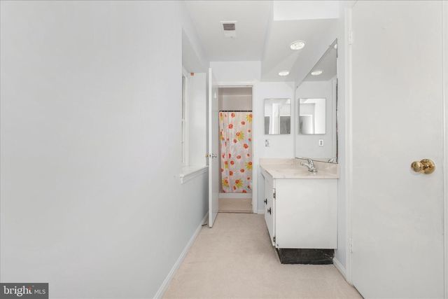 6 MASTENBROOK CT, Montgomery Village, MD 20886