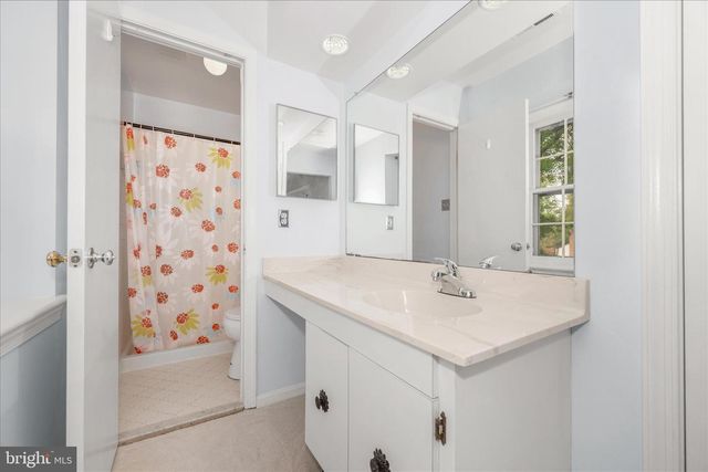 6 MASTENBROOK CT, Montgomery Village, MD 20886