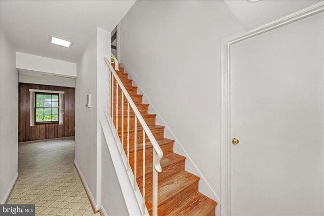 6 MASTENBROOK CT, Montgomery Village, MD 20886