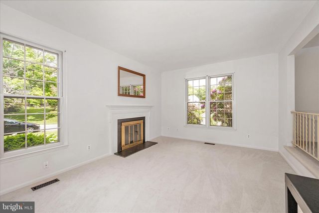 6 MASTENBROOK CT, Montgomery Village, MD 20886