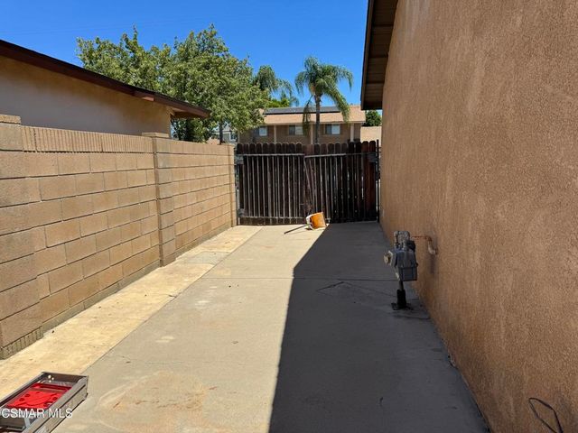 2884 Gardner Street, Simi Valley, CA 93065