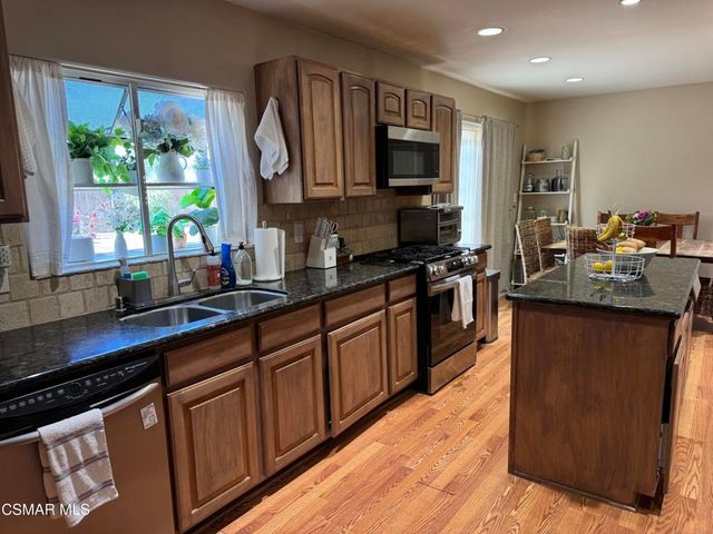 2884 Gardner Street, Simi Valley, CA 93065