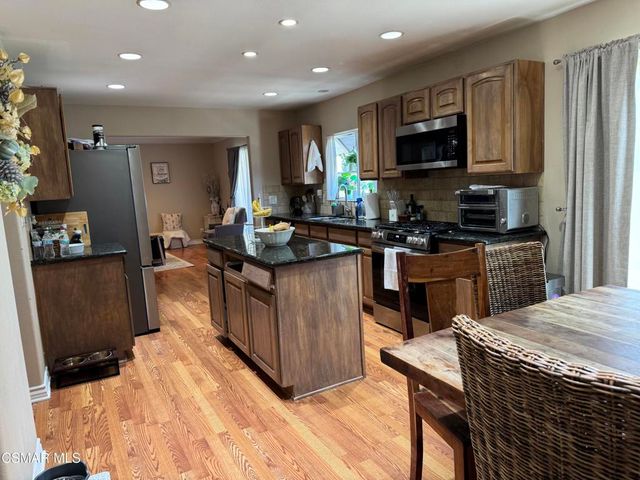 2884 Gardner Street, Simi Valley, CA 93065