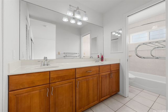 1063 Luawai Street, Honolulu, HI 96816