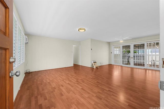 1063 Luawai Street, Honolulu, HI 96816