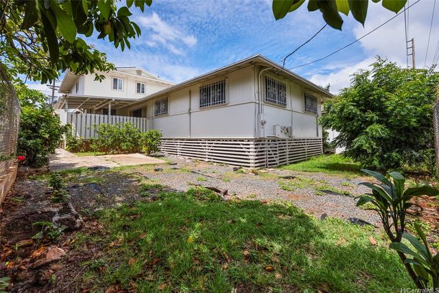 1063 Luawai Street, Honolulu, HI 96816