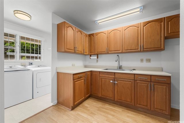 1063 Luawai Street, Honolulu, HI 96816