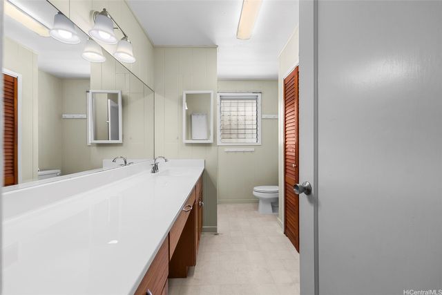 1063 Luawai Street, Honolulu, HI 96816
