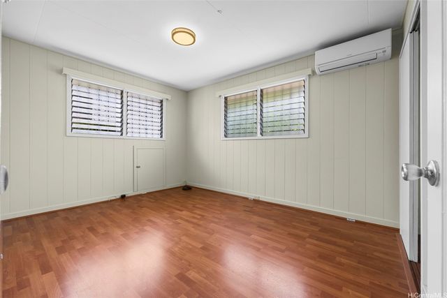1063 Luawai Street, Honolulu, HI 96816