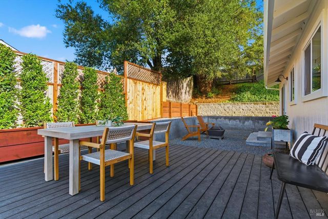 4 George Ter, Petaluma, CA 94952