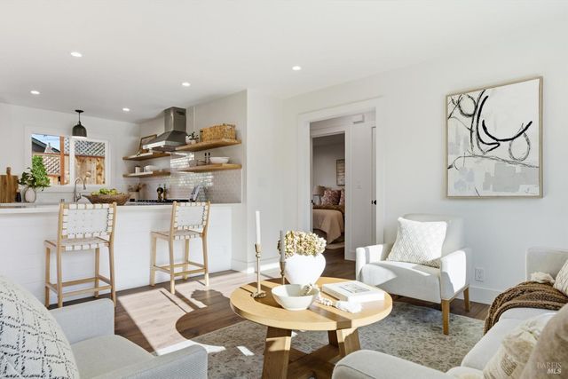 4 George Ter, Petaluma, CA 94952