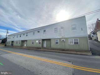 147 W MAIN ST #8, Windsor, PA 17366