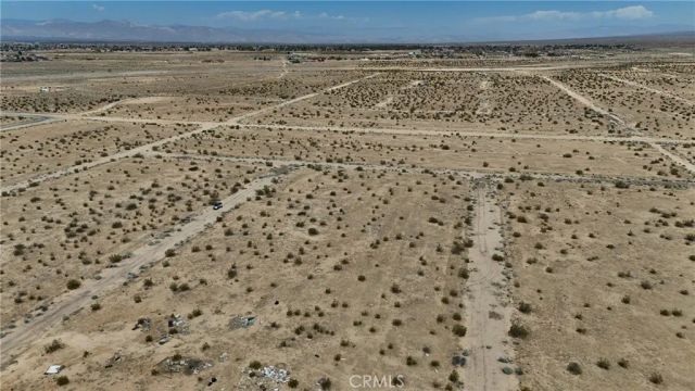 739 106th, California City, CA 93505