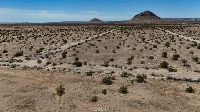 739 106th, California City, CA 93505