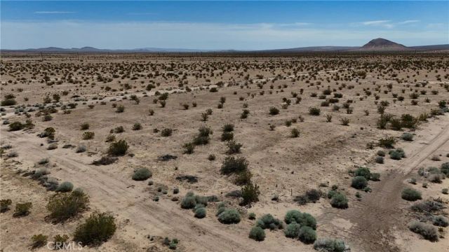 739 106th, California City, CA 93505