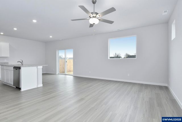 1375 Owl Av, Woodburn, OR 97071