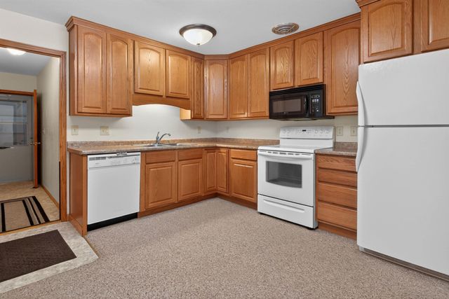 4317 Hillside Drive, Cedar Falls, IA 50613