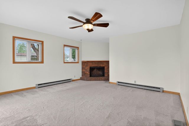 4317 Hillside Drive, Cedar Falls, IA 50613