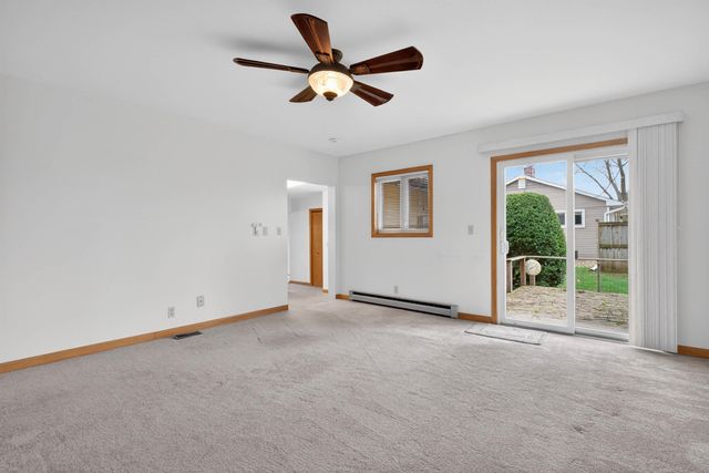 4317 Hillside Drive, Cedar Falls, IA 50613