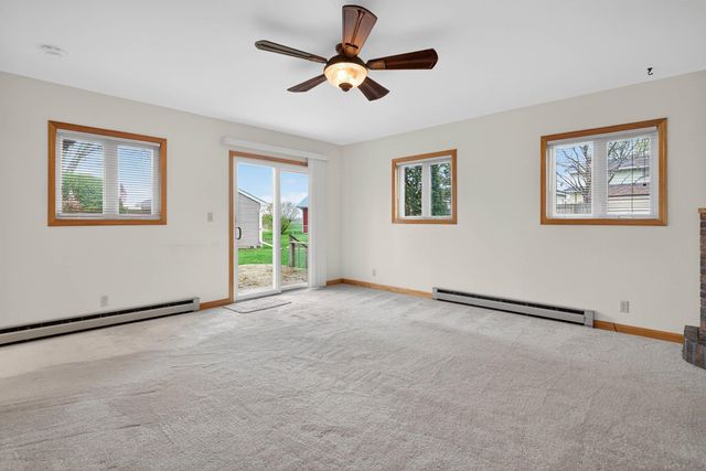 4317 Hillside Drive, Cedar Falls, IA 50613