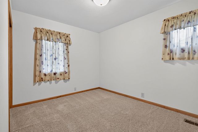 4317 Hillside Drive, Cedar Falls, IA 50613
