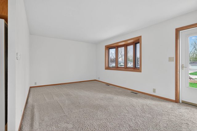 4317 Hillside Drive, Cedar Falls, IA 50613