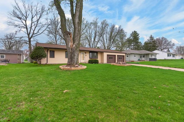 4317 Hillside Drive, Cedar Falls, IA 50613
