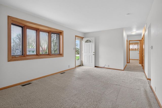 4317 Hillside Drive, Cedar Falls, IA 50613