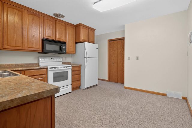 4317 Hillside Drive, Cedar Falls, IA 50613