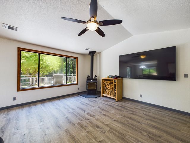 2395 Meadow Court, Mckinleyville, CA 95519