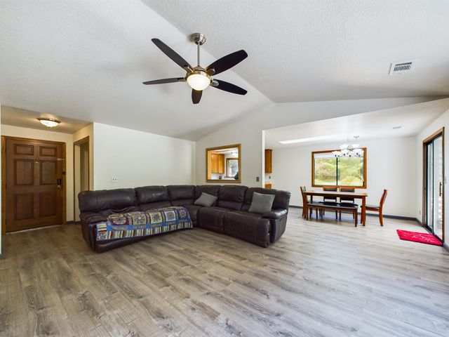 2395 Meadow Court, Mckinleyville, CA 95519