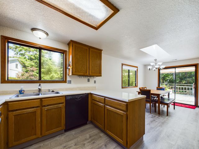 2395 Meadow Court, Mckinleyville, CA 95519