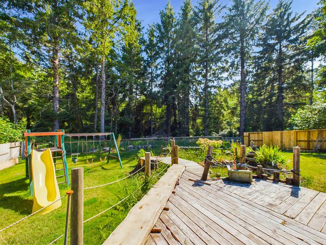 2395 Meadow Court, Mckinleyville, CA 95519