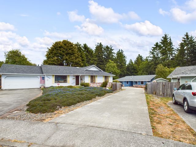 2395 Meadow Court, Mckinleyville, CA 95519