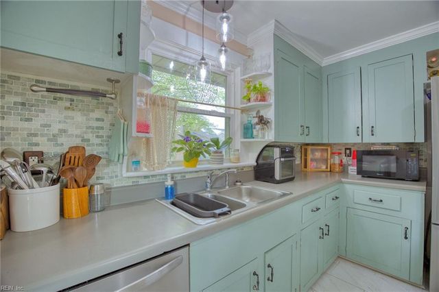 106 Lynn DR, Portsmouth, VA 23707